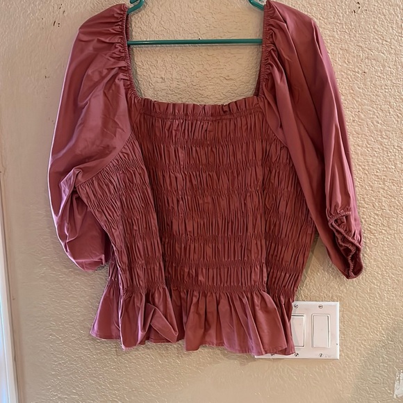 ARULA Tops - Nwot pink ruched top